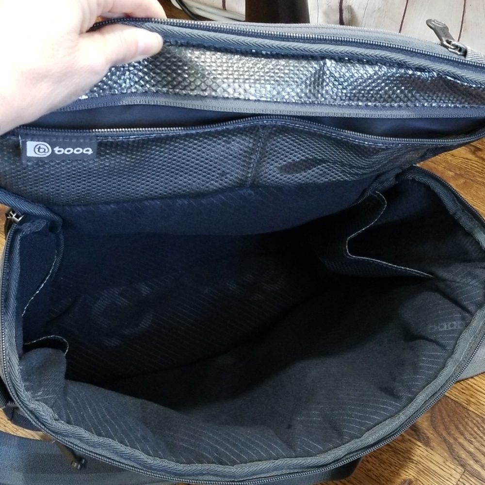 Booq Python Catch Camera Messenger Bag - image 3